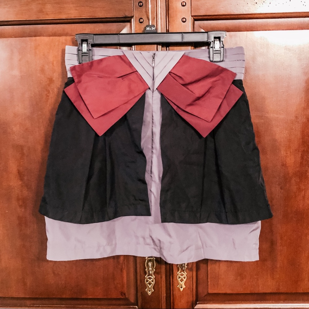 HIGH WAISTED MINI SKIRT W/ BOW DETAIL MEDIUM